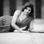Smrity Sinha Instagram - Credits: Photographer @zingaderanjan Edited by @dedhiabrijesh Make up by @amigo_makeup Outfit by - @kleider.india Styled by - @ms_tanaya @_shambhaviiiiiiiiii_ Amanora Park Town