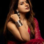 Smrity Sinha Instagram - There are two ways to be Happy; Change the Situation or Change the mindset towards it Good Morning Everyone 🌞 #smritysinha #photography #instagood #instagram #mylife #myrules Photographer @zingaderanjan Edited by @dedhiabrijesh Make up by @amigo_makeup Outfit by - @kleider.india Styled by - @ms_tanaya @sham.bhaviiiiiiiiii