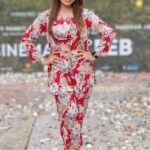 Smrity Sinha Instagram - मुसाफिरा चित्रपटाच्या पोस्टर लाँचला अभिनेत्री स्मृती सिन्हाने सुंदर अंदाजात लावली हजेरी!! 💛💯 @smritysinha_official #Musafira #मुसाफिरा #SmritySinha #RajshriMarathi