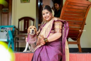 Sneha Sreekumar Instagram - യാദൃശ്ചികമായി  ജീവിതത്തിലേക്ക് വന്ന എന്റെ ഭാഗ്യം ആണ് ഓസ്കാർ. കേൾക്കുന്നവർക്ക് വെറും പട്ടിഭ്രാന്ത് എന്ന് തോന്നുമെങ്കിലും, സത്യത്തിൽ ഇവൻ വന്ന ശേഷം എന്റെ ജീവിതത്തിൽ വലിയ മാറ്റങ്ങൾ ഉണ്ടായി എന്നത് സത്യം ആണ്. സന്തോഷത്തിലും സങ്കടത്തിലും കട്ടക്ക് കൂടെ നിൽക്കുന്ന എന്റെ ഓസ്കി, വളരെ പെട്ടെന്ന് ഞാനുമായി അടുത്തു. ഗർഭകാലത്തു സത്യത്തിൽ എന്നെ ഇത്രയും പുറകേനടന്നു ശ്രദിച്ച വേറെ ആളില്ല 🥰. കുഞ്ഞുവരുമ്പോൾ എല്ലാരും പറഞ്ഞു ഓസ്‌ക്കിയെ മാറ്റിനിർത്തണം, അവൻ എങ്ങിനെ പ്രതികരിക്കും എന്നൊന്നും അറിയില്ലല്ലോ എന്നൊക്കെ. പക്ഷെ എല്ലാരേയും ഞെട്ടിച്ചു കൊണ്ട് മനുഷ്യരുപോലും അഡ്ജസ്റ്റ് ചെയ്യാത്ത വിധത്തിൽ അവൻ അനിയന് വേണ്ടി ഒതുങ്ങി പലതിലും.ഇപ്പൊ വാവയുടെ കാവൽ ആണ്.പുറത്തുന്നു കാണാൻ വരുന്നവർ കുഞ്ഞിനെ എടുത്തോണ്ടുപോകുമോ എന്ന് നോക്കിയിരിക്കൽ ആണ്, വാവ കരഞ്ഞാൽ ടെൻഷൻ ആണ് ഓസ്‌കിച്ചേട്ടന്.നീ ഇല്ലാതെ ഞങ്ങളുടെ വീട്ടിൽ പൂർണതയില്ല, അത്രയും നിന്നെ സ്നേഹിക്കുന്നു ഓസ്കി ❤️ എന്റെ ഓസ്‌കാറിന് ജന്മദിനാശംസകൾ ❤️ @oscarbeagle1
#happybirthday #beaglelover #petloverkerala