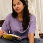 Sohini Sarkar Instagram – আমি অধরা মাধুরী,
যে আমাকে বাসবে ভালো,
তার আকাশেই উড়ি🍁