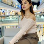 Somi Khan Instagram - You are beyond beautiful ❤️✨ Dubai Mall , Dubai