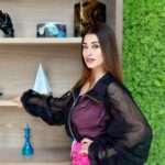 Somi Khan Instagram - To love oneself is the beginning of a life-long romance 💘 ——————————————————— Outfit @fashionstruc