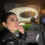 Somi Khan Instagram - Learning to love myself unconditionally🖤✨ Dubai UAE