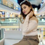 Somi Khan Instagram - You are beyond beautiful ❤️✨ Dubai Mall , Dubai