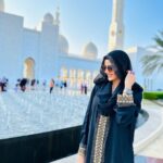 Soniya Bansal Instagram - The future belongs to those who believe in the beauty of their dreams. . #travelphotography #fashionstyle #soniyabansal #soniyabansal #actress #model #fashion #instagram #internationalmodel #actress #soniyabansa #lifestyle#soniyabansal Grand Mosque, Abu Dhabi