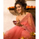 Soniya Bansal Instagram - Wishing you and your family a very happy diwali 🪔 Hope this diwali brings you every joy and blessings 🎉 #travelphotography #fashionstyle #mumbai #soniyabansal #actress #model #fashion #instagram #internationalmodel #actress #soniyabansa #lifestyle #diwali Mumbai, Maharashtra
