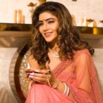 Soniya Bansal Instagram - Wishing you and your family a very happy diwali 🪔 Hope this diwali brings you every joy and blessings 🎉 #travelphotography #fashionstyle #mumbai #soniyabansal #actress #model #fashion #instagram #internationalmodel #actress #soniyabansa #lifestyle #diwali Mumbai, Maharashtra