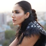 Sonnalli Seygall Instagram - In the dazzling world of Bollywood, where dreams come to life, one actress stands out not only for her talent but also for her infectious spirit and dedication. @sonnalliseygall , known for her versatile acting and impeccable fashion sense, has charmed her way into the hearts of audiences. We had the pleasure of sitting down with her to delve into her incredible journey, from her early days as a ramp model to her Bollywood debut and beyond. With her radiant smile and candid anecdotes, Sonnalli shares the highs and lows of her career, her passion for fitness, her insights into love and relationships, and exciting details about her upcoming projects. So, grab your favorite beverage and join us as we embark on this joyful and insightful conversation with the one and only Sonnalli Seygall. Photography: @dieppj Artist PR: @focuspr @one__communication #FaceMagazine #SonnalliSeygall #MeettheFaces #Exclusive #Interview #Bollywood #Explore