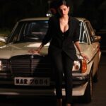Sonnalli Seygall Instagram - Stole the husband’s suit & car for awards last night 😎 @htcity @ottplayapp Photographs : @mustafa.lightwalla #awardsnight #redcarpet #carstagram #vintagecars #mercedesclassic #classiccars #retroaesthetic