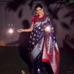 Sonnalli Seygall Instagram - Happy Diwali ✨ May this year be filled with love, abundance, peace & prosperity! 📸: @dieppj #diwalivibes #happydiwali #festivities #diwali💥