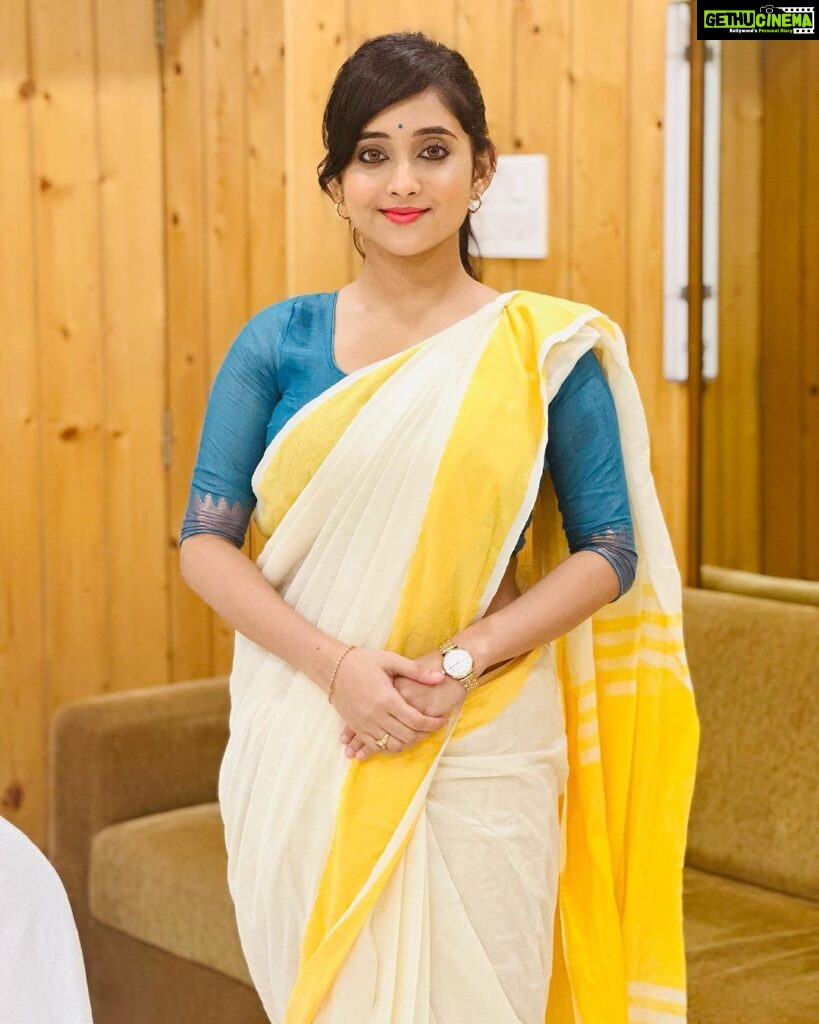 Soumitrisha Kundu Instagram - 💛🦋 saree @sandip3432 @rinkikhatoon