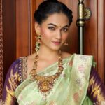 Spandana Palli Instagram - Say it all with your eyes.♥️ @vclicksphactoryofficial @iktara.banaras @kasturisilverjewellery Hyderabad