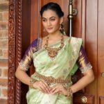 Spandana Palli Instagram - Say it all with your eyes.♥️ @vclicksphactoryofficial @iktara.banaras @kasturisilverjewellery Hyderabad