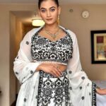Spandana Palli Instagram - Which one is your favourite 😻 mine is 3rd 2nd 1st 4th hahahaha🎉 #comments please This beautiful dress by @divaregalia New York, New York