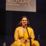 Spruha Joshi Instagram – Pune has always been such a great audience.
@shabd_savali 
@kaviprathamesh 
@alokwired 
@aadityadavane 
@writeright.sanket 

Outfit by – @kalanidhionline 
Styled by – @shalmalee_t 

Picture courtesy: @rushi_clicker 

#spruhajoshi #poem #poetry #poetrycommunity #marathi #marathipoems #kavita #marathikavita #actor #actorslife #marathiactors Pune, Maharashtra