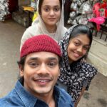Sri Satya Instagram - Chand se roshan ho Ramzan tumhara, Ibadat se bhar jaye Roza tumhara, Har Namaz ho qubool aapki Bas yehi dua hai Khuda se humara ✨ Ramzan ka pehla Roza aur Jumma Mubarak from our team 🌙