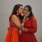 Sri Satya Instagram - Ok pellikuturu @sowmya_dhanalakota 🤪❤️ Inka ne life lo golden days iepoyai po 😂😂 #justkidding #bestfriend #wedding #sangeet #sangeetoutfit Outfit @swayam.designs ❤️ Jewellery @kriyaah002 ❤️ Pc @pellipusthakam.in ❤️