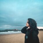 Sri Satya Instagram - The soul that sees beauty may sometimes walk alone. . 📸 @bharat_banday Mooloolaba, Queensland