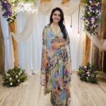 Sridevi Vijaykumar Instagram - Lots of cake candles and smiles😊had a wonderful day...Thank you all for the birthday wishes🤗 @sdcevents.in thank you for the beautiful decor in such a short notice🤗 Jewellery @the_jewel_gallery . . . #birthdayfun #birthdaygirl #mybirthday #happybirthday #celebrate #floral #allwhatilove #happiness #29thoctober #myday #friends #family