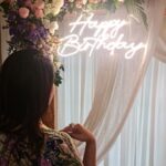 Sridevi Vijaykumar Instagram - Lots of cake candles and smiles😊had a wonderful day...Thank you all for the birthday wishes🤗 @sdcevents.in thank you for the beautiful decor in such a short notice🤗 Jewellery @the_jewel_gallery . . . #birthdayfun #birthdaygirl #mybirthday #happybirthday #celebrate #floral #allwhatilove #happiness #29thoctober #myday #friends #family