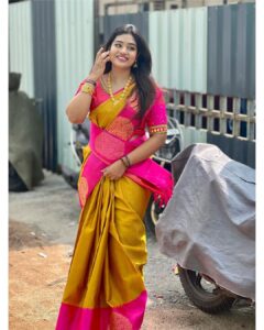 Srinisha Jayaseelan Instagram - இனிய தீபாவளி நல்வாழ்த்துக்கள்🪔💜❤️
📸: @snaps_by_madhu ⚡️