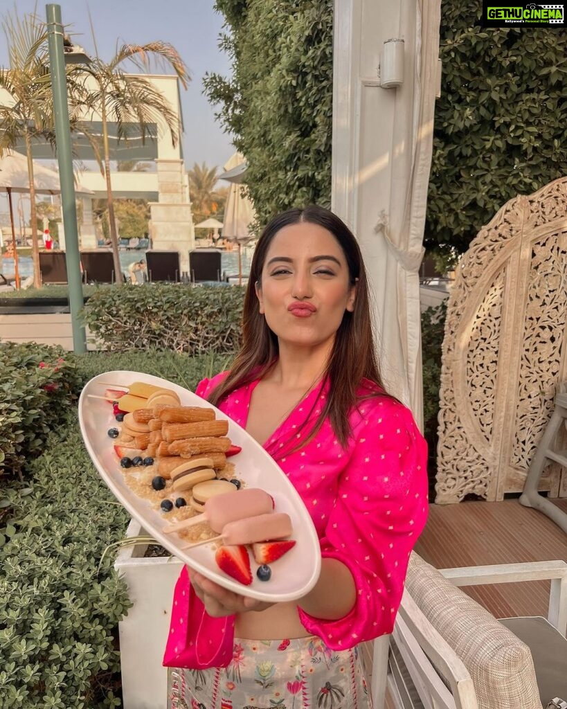 Srishty Rode Instagram - Happy Pink Vibes 🎀💖 Jumeirah Zabeel Saray Hotel, Dubai