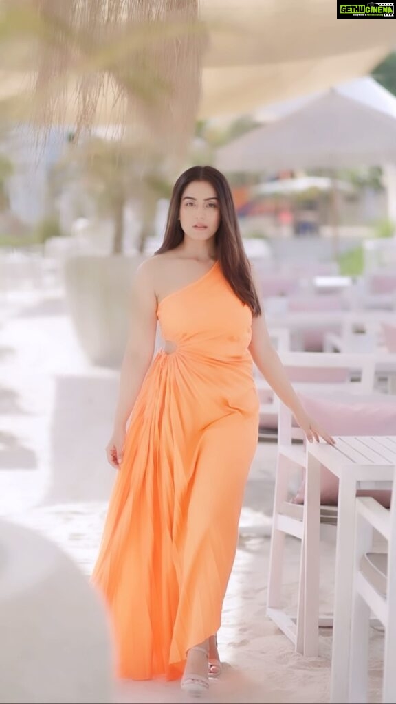 Srishty Rode Instagram - Is It Me? 💁🏻‍♀️✨ . . 📍. @jumeirahzs 🎥 @iamrohitsulakhe 👗 @pankhclothing