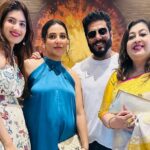 Subhashree Ganguly Instagram - What a beautiful brunch party by @arindamsil and @shukla.das.7 ❤️