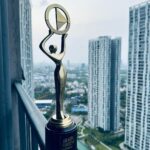 Subhashree Ganguly Instagram - Delighted to receive the best actress OTT at the @tv9_bangla Ghawrer Bioscope Awards for #indubalabhaaterhotel . Thank you to my entire team of #indubalabhaaterhotel My @hoichoi.tv team. To everyone ❤️ @iammony @shrikantmohta @svfmusic @bhattacharyadebaloy @kallollahiri