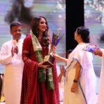 Subhashree Ganguly Instagram - It is an immense honor to receive “Mahanayak Shomman” & with great respect I thank our honourable chief minister @mamataofficial for always appreciating each of us artists & supporting each form of art. It only motivates us to do more & better everytime.