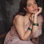 Subhashree Ganguly Instagram - অনেক দূরের আলেয়া বাড়িও জোৎস্নাময় আদর সেখানে পুরনো হয় না কোনো সময়! . . . . . Concept & Makeup @cocoballucci_ Click @dipayanmajumder92 Styling @sizaa92 @thankgod_itsfashion Assisted by @isuvosri13 Saree @suta_bombay Hair @sarmistha1992 . . #ethnic #bong #instalike #instagood #instamood #explore #love #peace