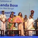 Subhashree Ganguly Instagram - What a privilege to be able to felicitate the President of India @draupadimurmuofficial_ in the presence of our beloved CM and Governor! Thank you H'onable Chief Minister @mamataofficial for this opportunity!