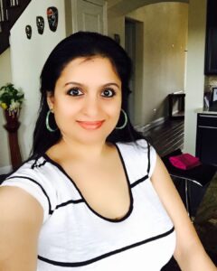 Suchitra Murali Instagram - You don’t need to be rich to be able to give back a simple smile ..🥰