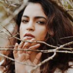 Sukrutha Wagle Instagram - It's easy to fall in love but hard to find someone who will Love you back equally 💝 . . Click by @idle_works . . #sukrutha #sukruthawagle Bangalore, India