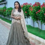 Suma Kanakala Instagram - Rest and Rewind 🤍 Styled by @officialanahita Style team @pranathivarma.k Collaboration with Outfit: @archithanarayanamofficial Jewellery: @AdornablesbySonaliMehra Makeup & hair @emraanartistry Photography @csk_cliks #sumakanakala #suma #anchorsuma #sumaadda #anchorsumakanakala