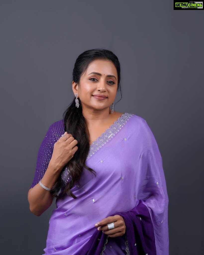Suma Kanakala Instagram - Everyday is a new opportunity to create a life you love 💜 Styled by @stylebyannapurna Collaboration with Outfit @houseofmudrika Jewellery @shopriyaaofficial Makeup @emraanartistry Hair @thrinath_nambara_ Photography @valmikiramuphotography #sumakanakala #suma #anchorsuma #anchorsumakanakala #sumaadda #mondaymotivation #monday