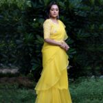 Suma Kanakala Instagram - 💛 Styled by @officialanahita Collaboration with @swaradesignerboutique Makeup, Hair & Nails @emraanartistry Photography @valmikiramuphotography #suma #sumakanakala #anchorsuma #saturday #anchorsumakanakala