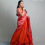 Suma Kanakala Instagram - ❤️ Styled by @shravyavarma Assisted by @ushacherukuri_ Collaboration with Outfit @deepthiganeshlabel Jewellery @treasureboxoriginals Makeup @madhu_derangula Hair @malla_reddy_hairstylist Photography @swipeupproductions #sumakanakala #anchorsuma #suma #anchorsumakanakala #saturday