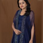 Suma Kanakala Instagram - 🫐 Styled by @officialanahita Collaboration with Outfit @prashantikumarlabel Ring @amosh_in Hair @malla_reddy_hairstylist Photographer @valmikiramuphotography #suma #sumakanakala #anchorsuma #anchorsumakanakala