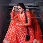 Suma Kanakala Instagram - Let the Royalty flow.. ❤️ From the #chandramukhi2 pre release event 🌹 Styled by @stylebyannapurna Style team @i.deekshasetti & @chandrika_kamesetti Collaboration with Outfit @maghuva.studio Jewellery @shopriyaaofficial Makeup @madhu_derangula Hair @koduruamarnath Photography @valmikiramuphotography #suma #sumakanakala #anchorsuma #anchorsumakanakala #chandramukhi #chandramukhi2prereleaseevent