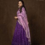 Suma Kanakala Instagram - 💜 Styled by @shravyavarma Assisted by @ushacherukuri_ Collaboration with Outfit @sravanimandali.official Jewellery @thetrinkaholic Makeup @madhu_derangula Hair @koduruamarnath Photography @_anupphotography #sumakanakala #anchorsuma #anchorsumakanakala #sumaadda #suma #friyay #friday