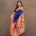 Suma Kanakala Instagram - Have a colourful week! 🦜 Collaboration with Outfit @nakshatradesignstudio Jewellery @emmadi_silver_jewellery_hyd Makeup & Hair @emraanartistry Photography @_anupphotography #sumakanakala #suma #anchorsumakanakala #anchorsuma #mondayblues #monday #saree
