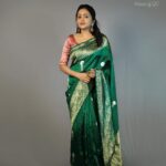 Suma Kanakala Instagram - శ్రీ రామ నవమి శుభాకాంక్షలు 🙏 Styled by @shravyavarma Assisted by @ushacherukuri_ Collaboration with Outfit @omanas_clothing Jewellery @houseofqc Makeup @madhu_derangula Hair @malla_reddy_hairstylist Photography @swipeupproductions #sumakanakala #suma #anchorsumakanakala #saree #festive