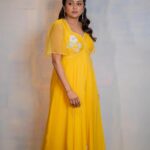 Suma Kanakala Instagram - Be the sunshine ☀️ Styled by @stylebyannapurna Collaboration with Outfit @prashantikumarlabel Jewellery @shopriyaaofficial Makeup & Nails @emraanartistry Hair @chinnisrinu_stylist Photography @they_call_me_keshu #sumakanakala #suma #anchorsuma #anchorsumakanakala #tuesday #tuesdaymotivation