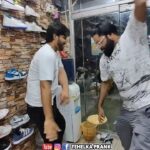 Sunny Arya Instagram - Youtuber को आया गुस्सा दूकान के सारे जूते फेके 😳 #Tehelkaprank #SunnyArya #TehelkaBhai #biggboss17 #jiocinema #biggboss #bb17