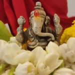 Suruchi Adarkar Instagram - सांगता नवरात्राची, जल्लोष विजयाचा.. मुहूर्त एक सण दसऱ्याचा. दसऱ्याच्या हार्दिक शुभेच्छा" 🌸🌼🪷✨ #dussera #gratitude #Blessed