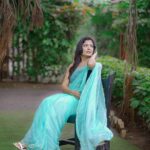 Suruchi Adarkar Instagram - झोंका हवा का आज भी ज़ुल्फ़ें उड़ाता होगा ना...🤍 . . . . . . . #happyvibes #gratitude #happiness #love