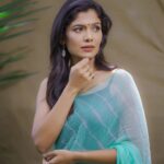 Suruchi Adarkar Instagram - 🤍🤍 #happyvibes #gratitude . . . . . . .Makeup @visagemakeover Hair @balikatandale.makeupartist Saree by @saudamini_handloom Photography @rvphotography78 Location @hotel_chul_angan Managed by @wechitramedia @n.i.d.s_ #love #SuruchiAdarkar #Photoshoot #Simplicity #Saree #SareeLove #Blessed
