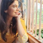 Suruchi Adarkar Instagram - मंजिलें भी जिद्दी हैं, रास्ते भी जिद्दी हैं , देखतें हैं कल क्या हो, हौंसले भी जिद्दी हैं। 🧿♾️🫶🏼🌷✨ . . . 📸 @ruchi_sanjay_nerurkar_bayo ❤️ #gratitude #peace